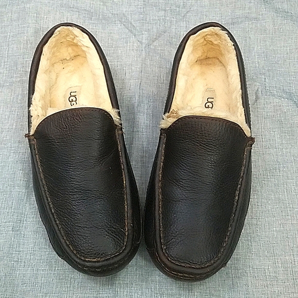 UGG ascot dark brown leather men's shearling lined slippers, size 9 - Picture 2 of 10